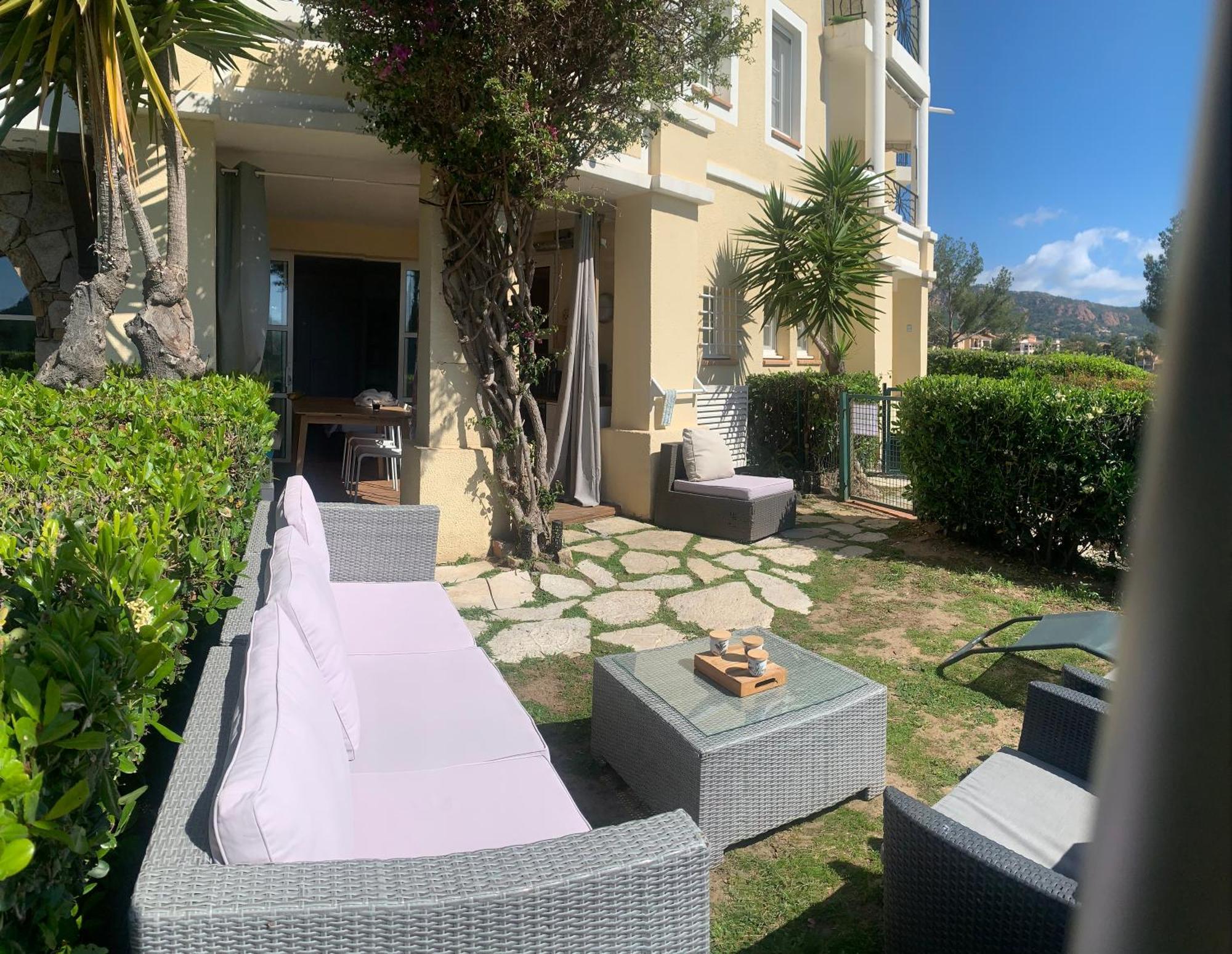 T2 En Rez De Jardin Privatif Cloture , Cap Esterel Pierre Et Vacances ,Piscine Chauffee Des Le 05 Avril Au 02 Novembre Сен-Рафаэль Экстерьер фото